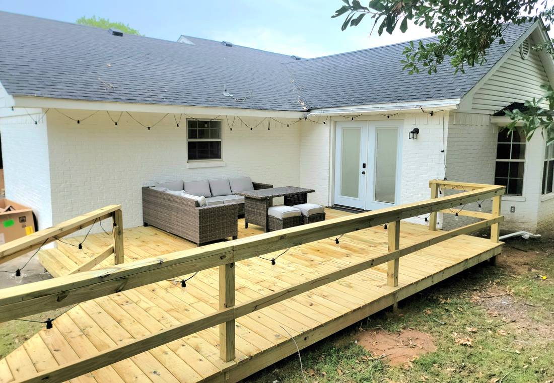 Back deck with accessible ramp